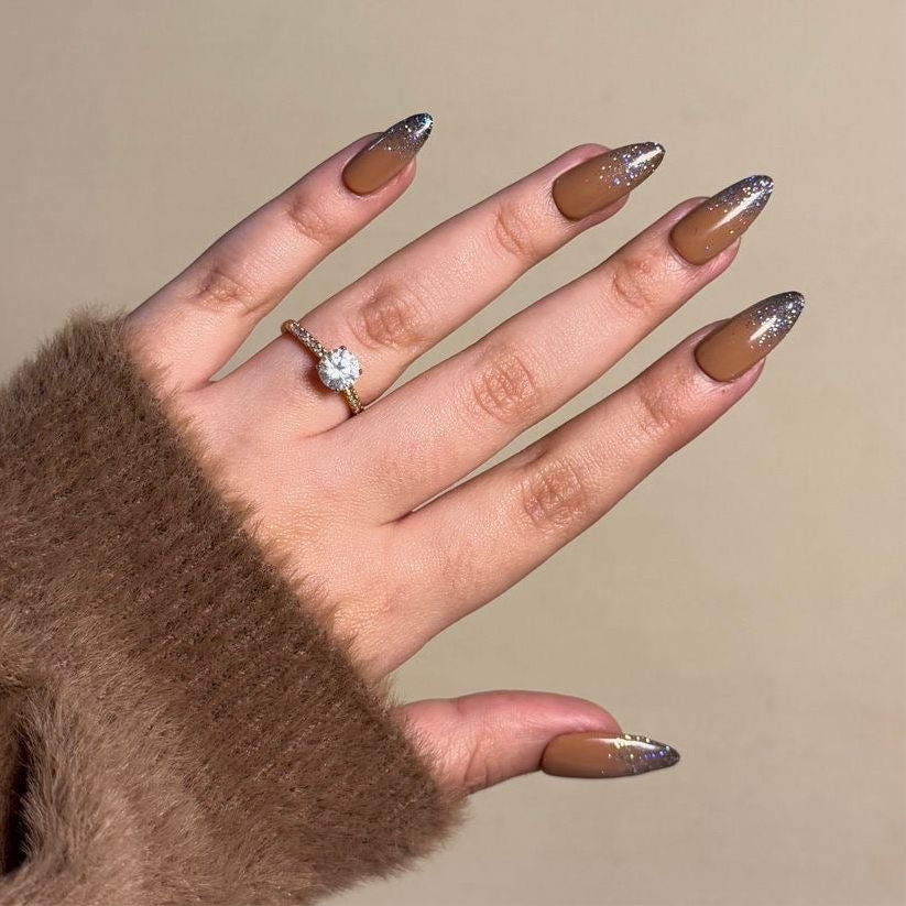 Asthetic Glitter Nails