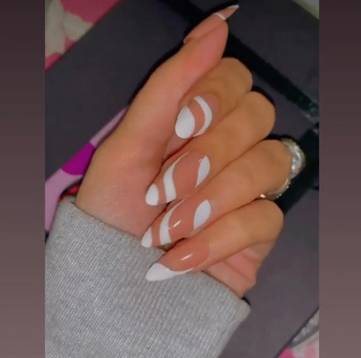 Shahmeen’s Favourite White Swirl Nails